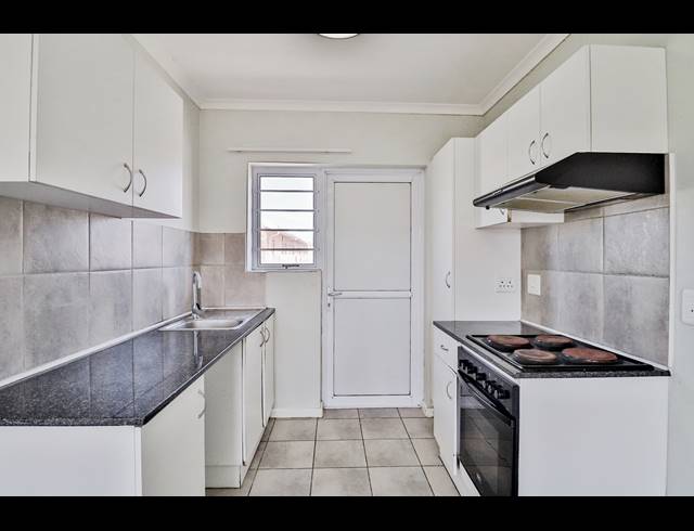 3 BEDROOM TOWNHOUSE RENTED IN FAIRVIEW